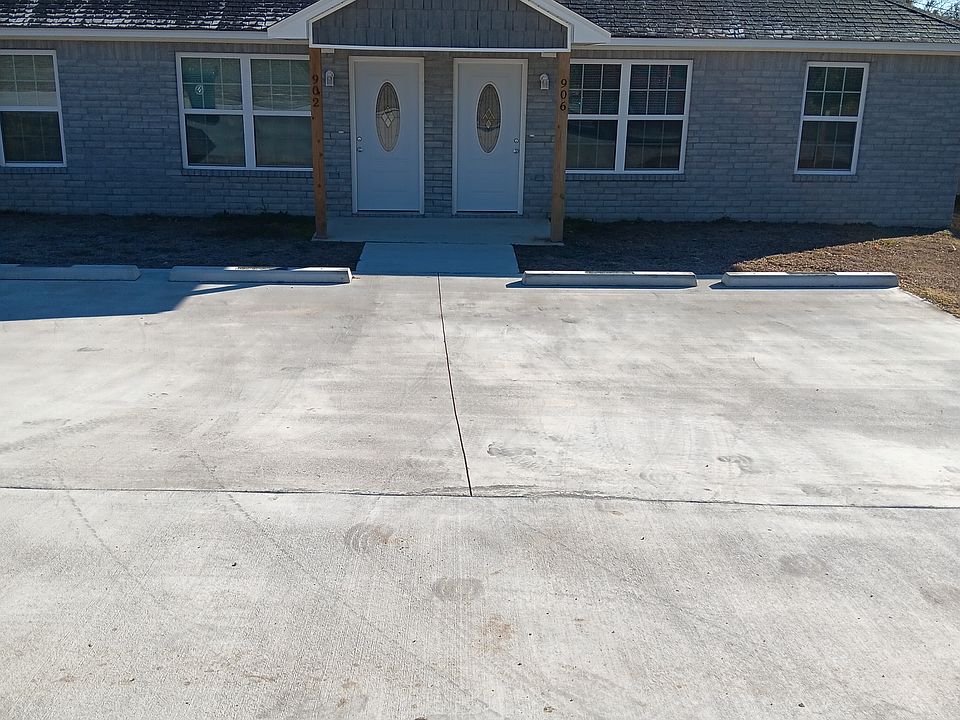 1st image of 920 W Williams Ave #1