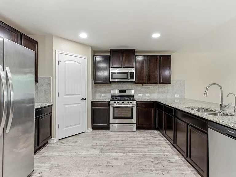 2623 Barbwire Way — Photo 30