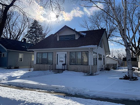 2nd image of 19 McKinley Pl N