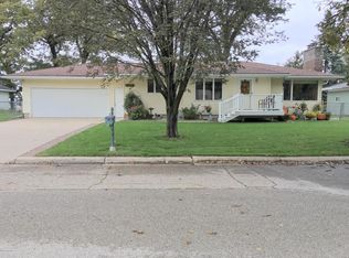 240 Oak St, Emmons, MN 56029