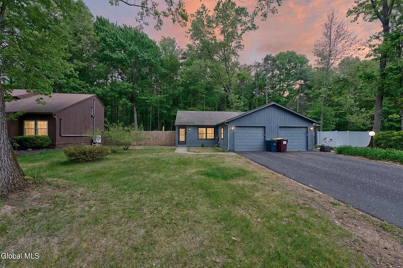 2nd image of 85 Wake Robin Road