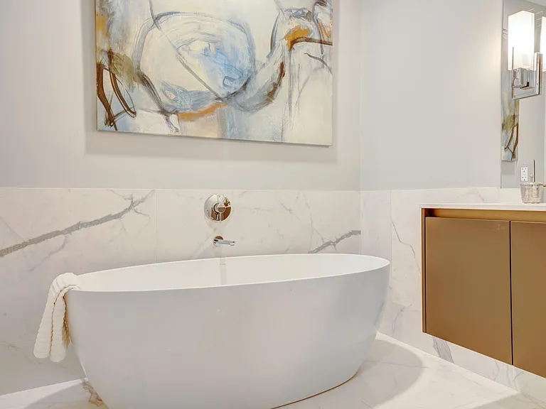 THE RHONE featuring the Saone Penthouse Collection — Photo 28