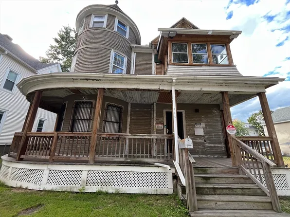 309 Walnut St, Holyoke, MA 01040