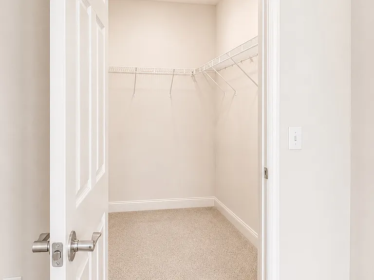 200 W Elm St #1219 — Photo 11