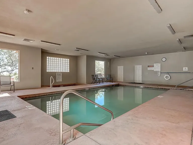 1719 N Sage Cir — Photo 1