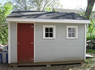 370 Middle Rd, Acushnet, MA 02743