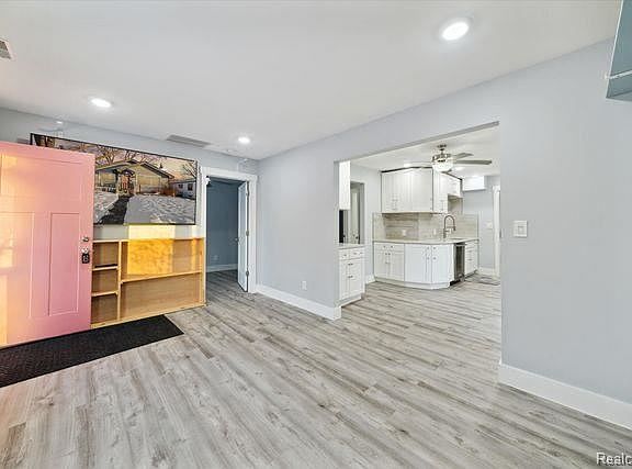5th image of 227 E Baker Ave