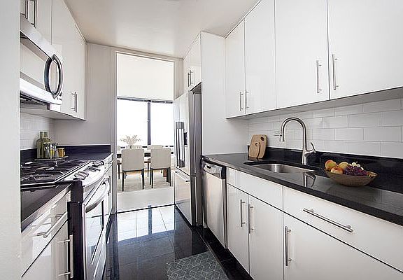 4th image of 525 E 72nd St APT 33G