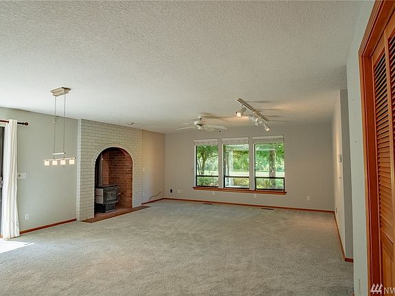 3rd image of 240 N Fairway Dr W