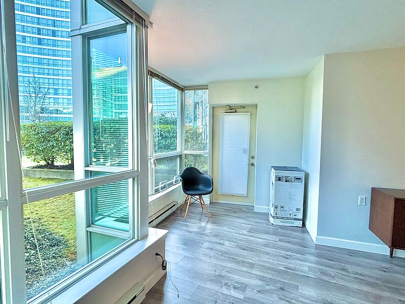 Burnaby Apartment for rent - 1 Bedroom — photo 11