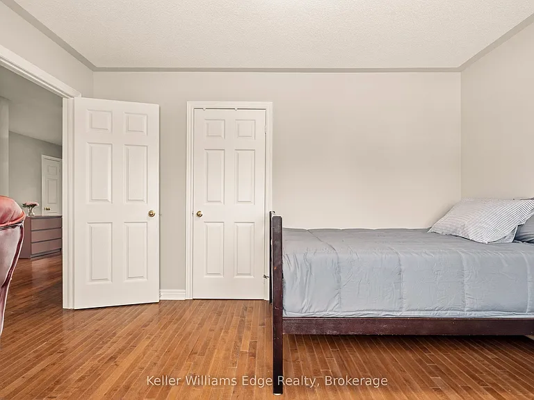 6760 Dillingwood Dr — Photo 22