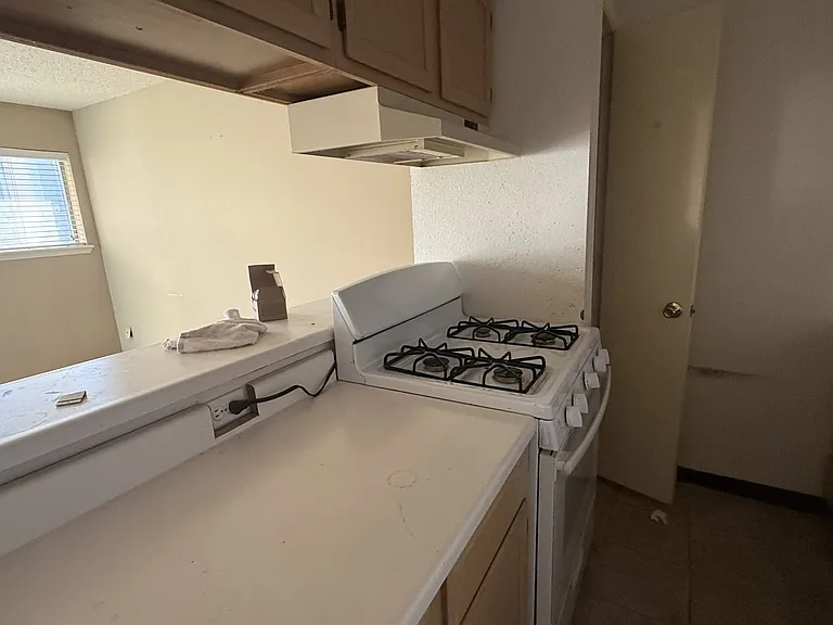 1328 Bomar St — Photo 2