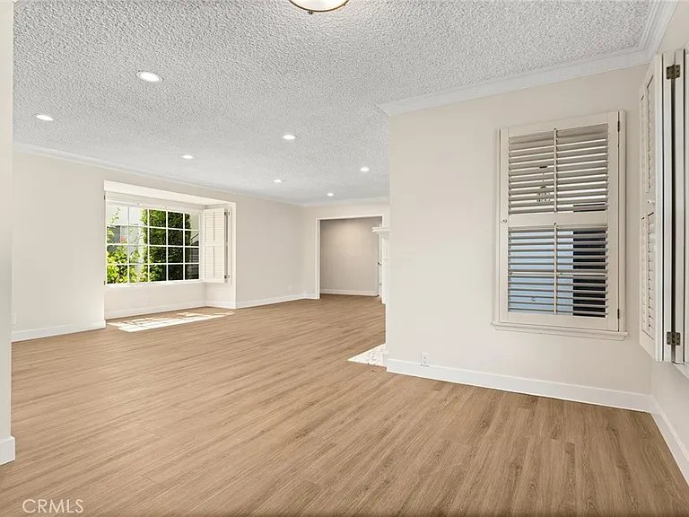 681 S Orange Grove Blvd #3 — Photo 3