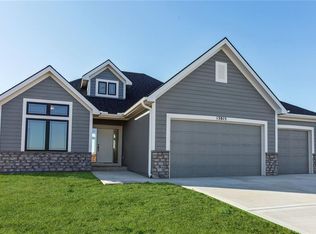13815 NW 71st St, Parkville, MO 64152