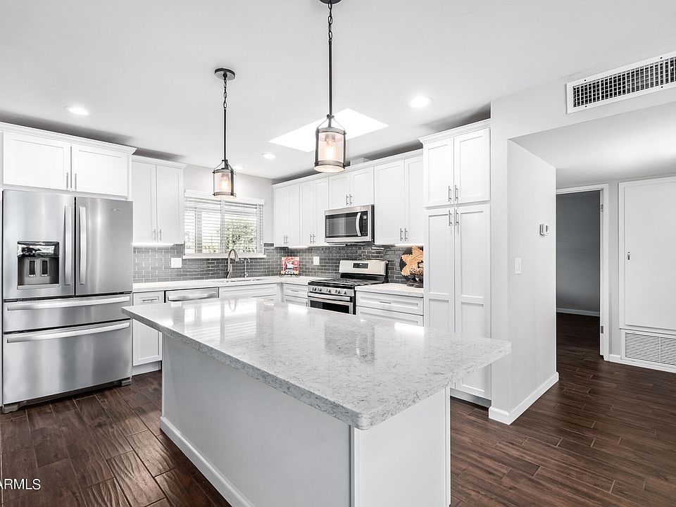 1st image of 10438 W CAMDEN Avenue