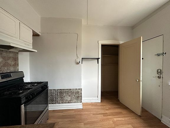 3rd image of 2921 W 24th Blvd #2