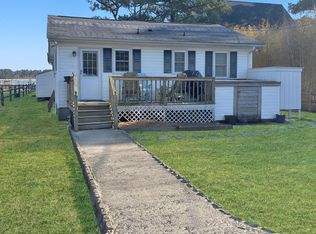 7005 Pine Dr, Chincoteague Island, VA 23336