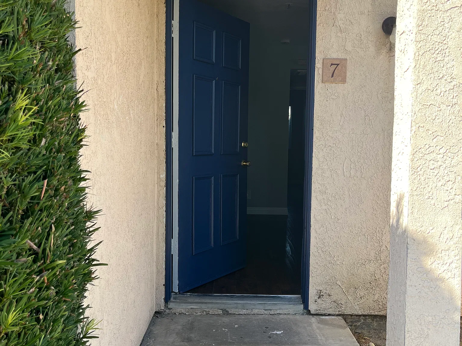 2 bed, 900 sqft, $2,495 — Photo 2