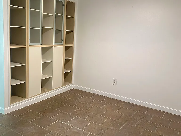 Dining Room - Empty