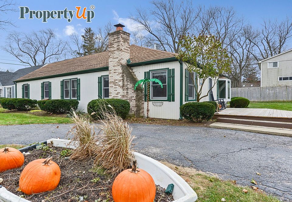 1st image of 28565 W Lindbergh Dr