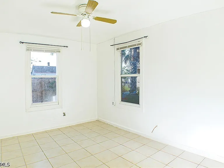 3042 Douglas Ave — Photo 7