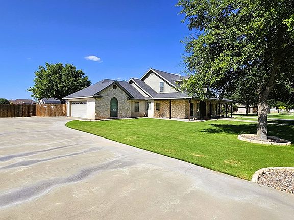 3rd image of 1714 Hudson Oaks Dr
