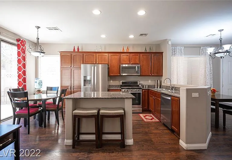 7554 Holiday Hills St — Photo 10