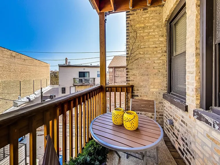 1952 W Byron St #6 — Photo 12