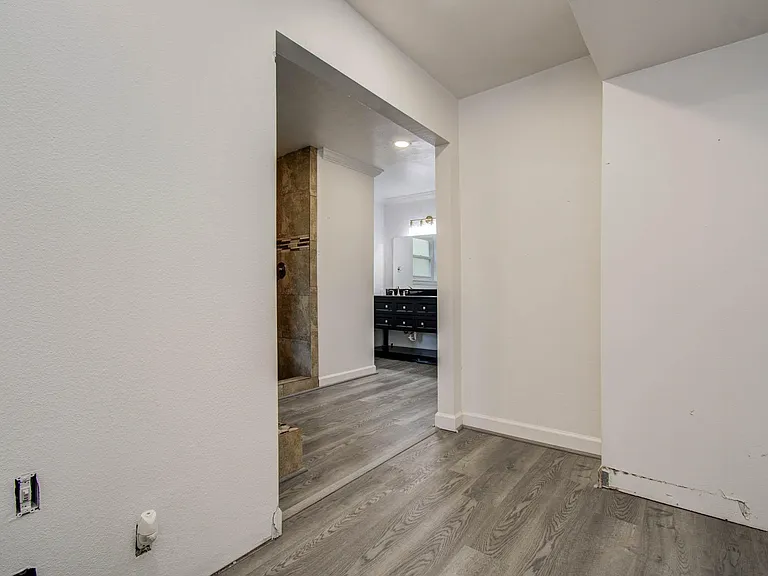 674 Ravensworth Dr — Photo 18