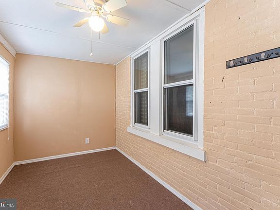 2nd image of 429 Iroquois St