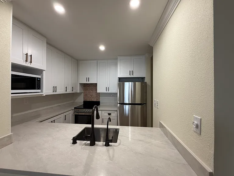 151 Lakeside Dr #213 — Photo 11