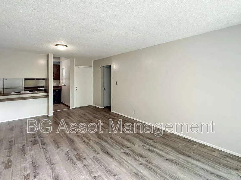 944 Fletcher Ln #11