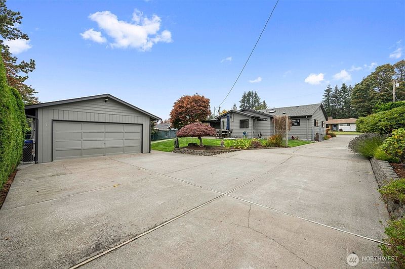 2nd image of 2304 5th Street