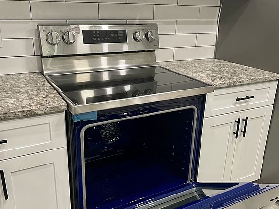 3rd image of 5019 Peach Mountain Cir