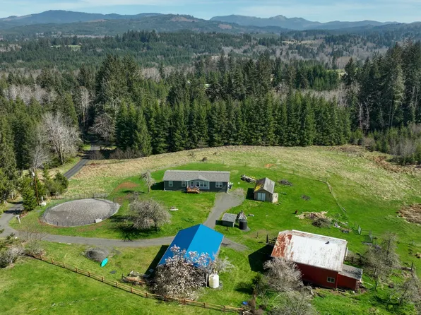 37776 Harrison Ln, Astoria, OR 97103