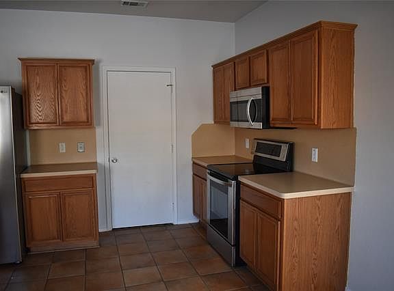 3rd image of 2026 Tanur Cascade Dr
