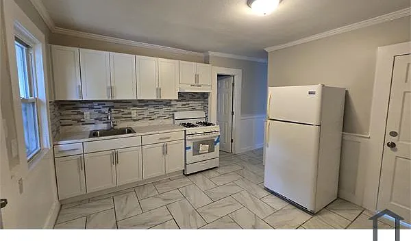 1520 Pembroke St #1L — Photo 25