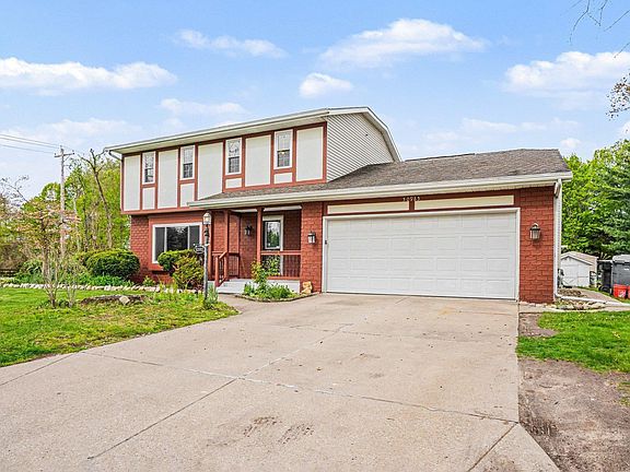 2nd image of 50985 Sturdy Oak Ln