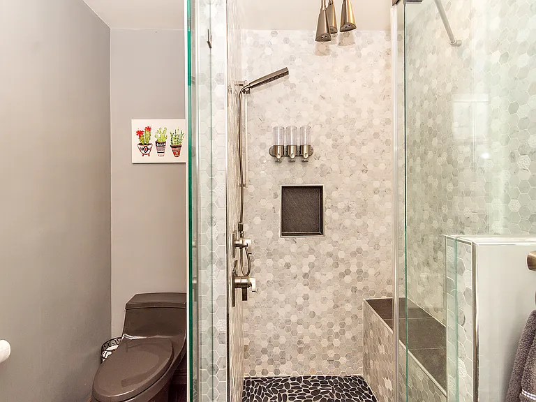 10206 S Hobart Blvd — Photo 20