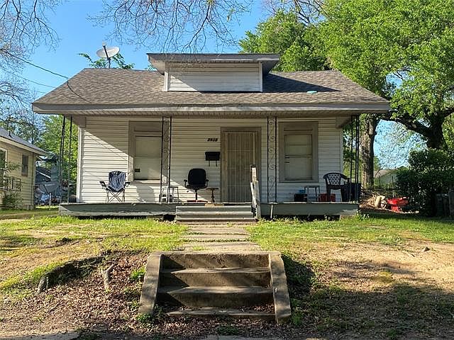 1st image of 2932 Desoto St