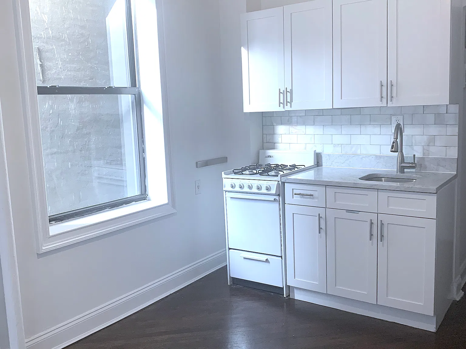 168 East 7th Street — Photo 4