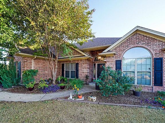 3rd image of 3606 Cove Timber Ave