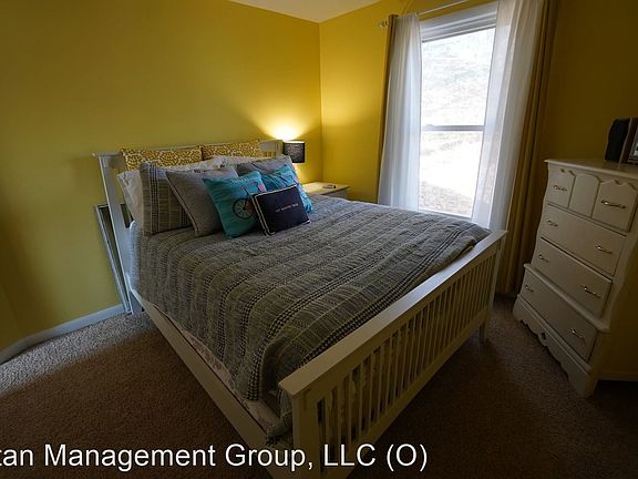 3rd image of 3937 S Jamaica Ct