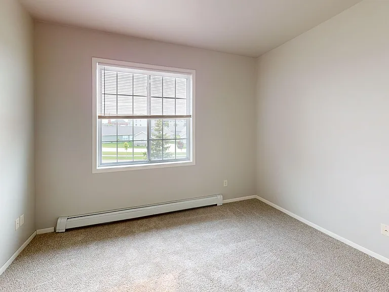 Crystal Creek Apartments — Photo 31