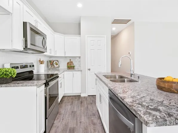 8212 Gladstone St #B, Houston, TX 77051