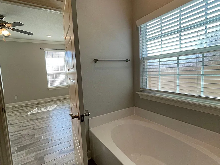 421 Linda Ln — Photo 17