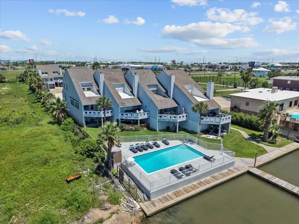 8111 Broadway St APT 4, Galveston, TX 77554