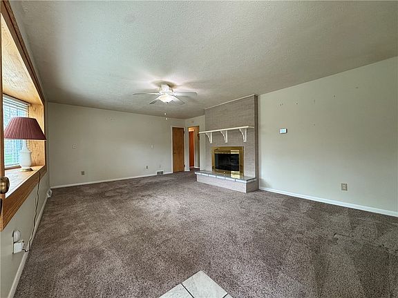 2nd image of 5939 Ashbrook Cir