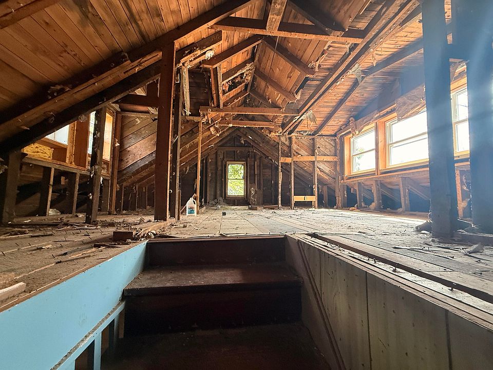 16th image of 1930 Morris Road