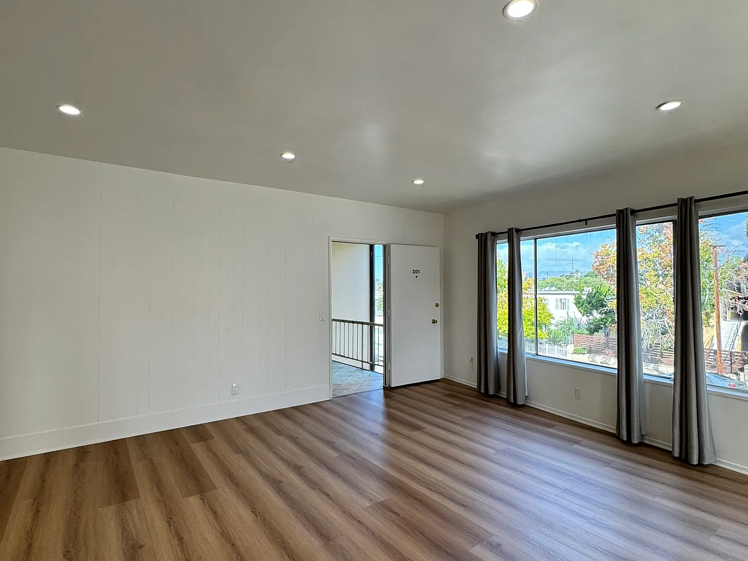 1 bed, 550 sqft, $2,075 — Photo 4